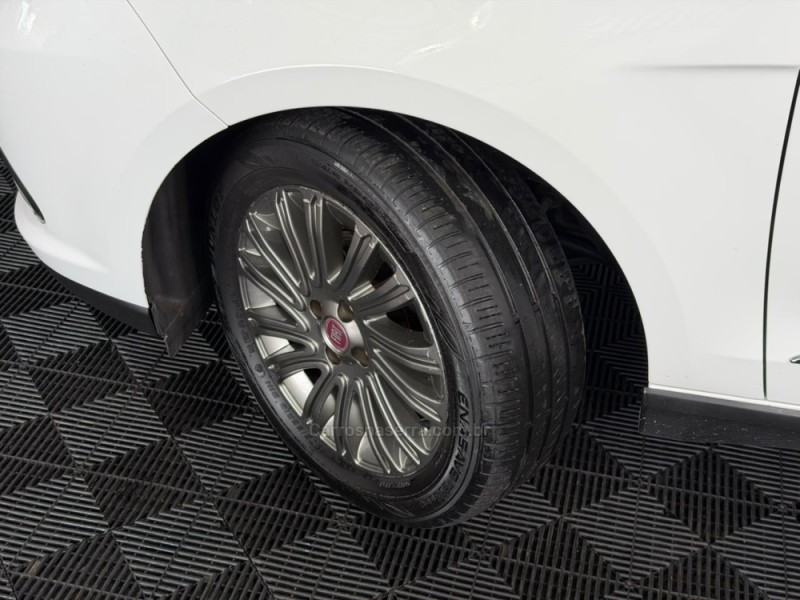 GRAND SIENA 1.6 MPI ESSENCE 16V FLEX 4P MANUAL - 2015 - VACARIA