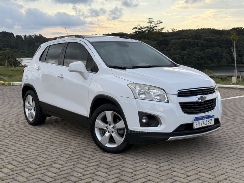 tracker 1.8 mpfi ltz 4x2 16v flex 4p automatico 2014 caxias do sul