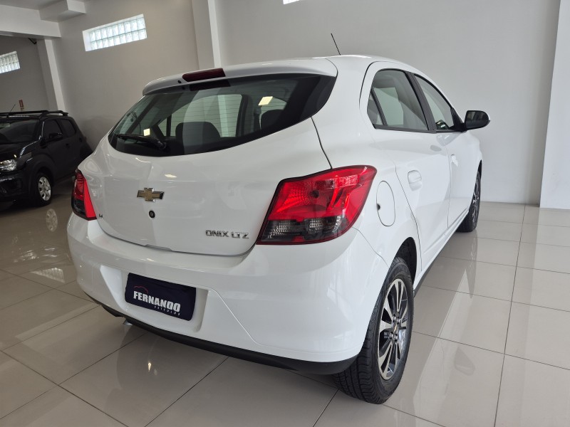 ONIX 1.4 MPFI LTZ 8V FLEX 4P MANUAL - 2015 - BENTO GONçALVES