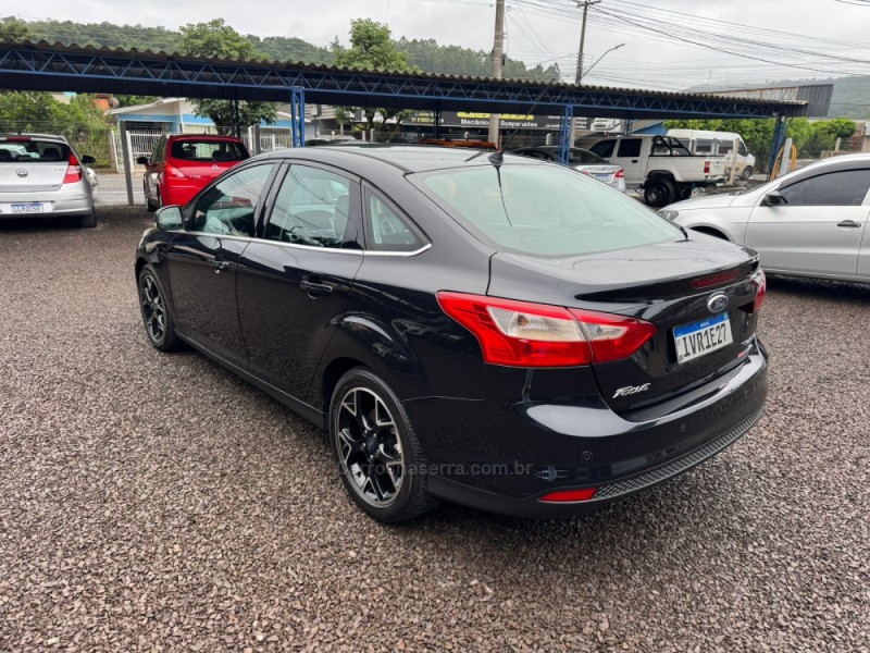 FOCUS 2.0 TITANIUM SEDAN 16V FLEX 4P AUTOMÁTICO - 2015 - IGREJINHA