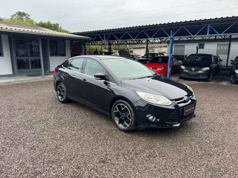 FOCUS 2.0 TITANIUM SEDAN 16V FLEX 4P AUTOMÁTICO - 2015 - IGREJINHA