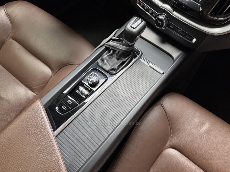 XC60 2.0 T5 MOMENTUM GASOLINA 4P AUTOMÁTICO - 2020 - CAXIAS DO SUL