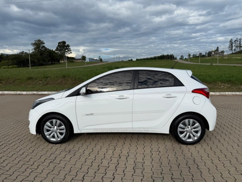 HB20 1.6 COMFORT PLUS 16V FLEX 4P AUTOMÁTICO - 2016 - IVOTI
