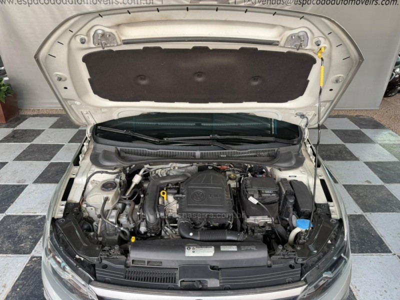 POLO 1.0	200 TSI HIGHLINE AUTOMÁTICO  - 2019 - NOVA PRATA