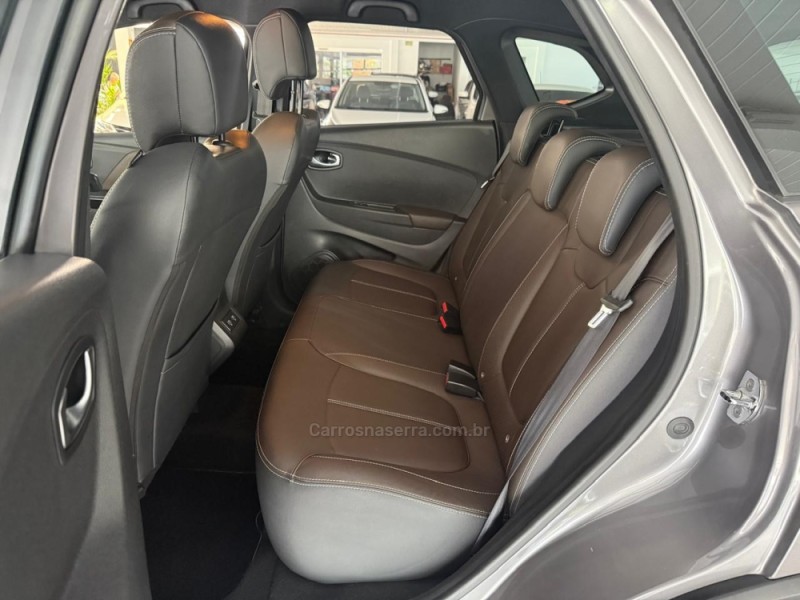 CAPTUR 1.3 ICONIC 16V TURBO FLEX 4P AUTOMÁTICO - 2022 - NOVO HAMBURGO