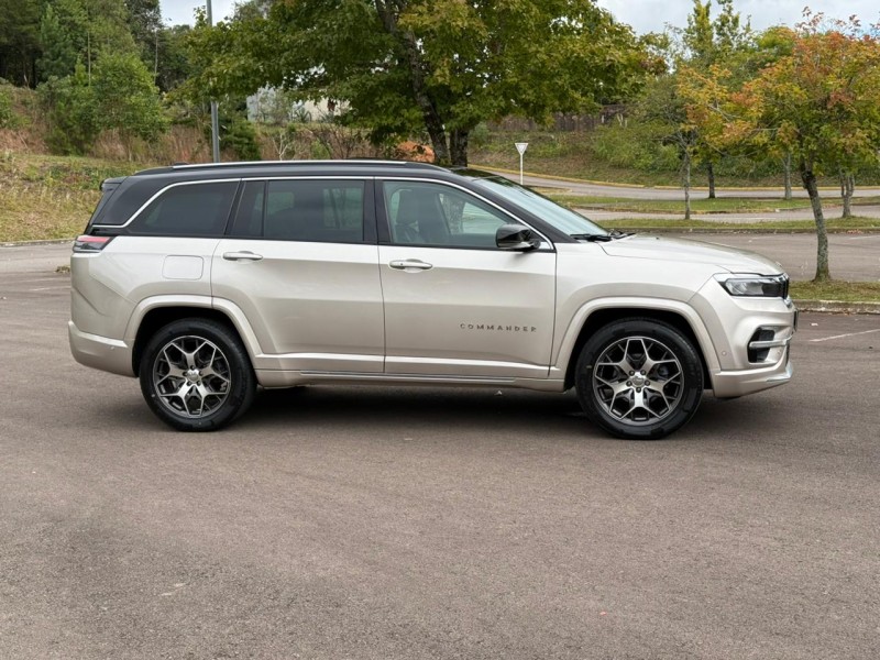 COMMANDER 1.3 OVERLAND T270 16V 4X2 TURBO FLEX 4P AUTOMÁTICO - 2022 - BENTO GONçALVES