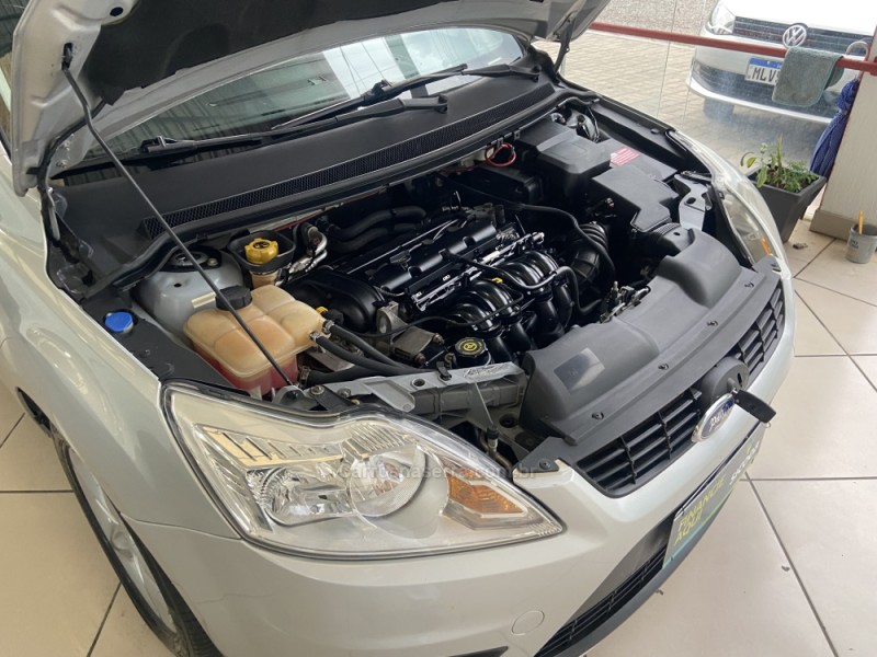 FOCUS 1.6 GLX SIGMA 16V FLEX 4P MANUAL - 2010 - NOVA PRATA