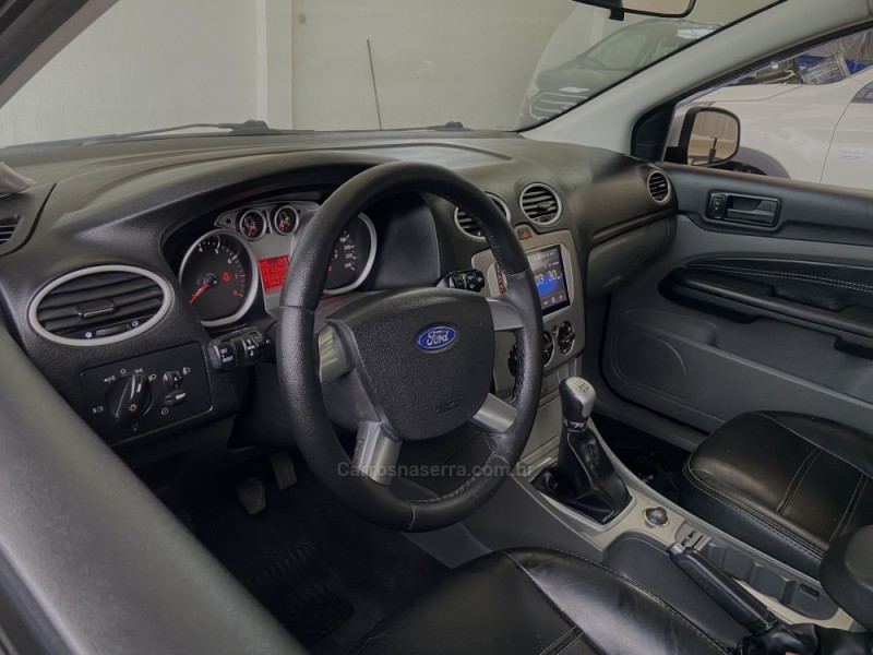 FOCUS 1.6 GLX SIGMA 16V FLEX 4P MANUAL - 2010 - NOVA PRATA