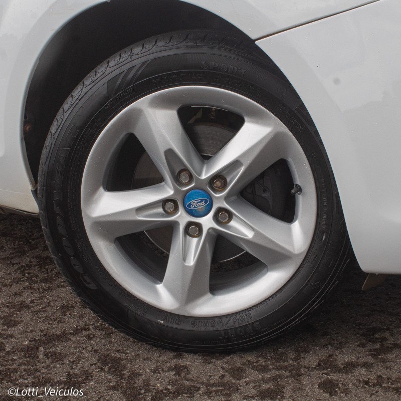 FOCUS 1.6 S 16V FLEX 4P MANUAL - 2012 - FARROUPILHA