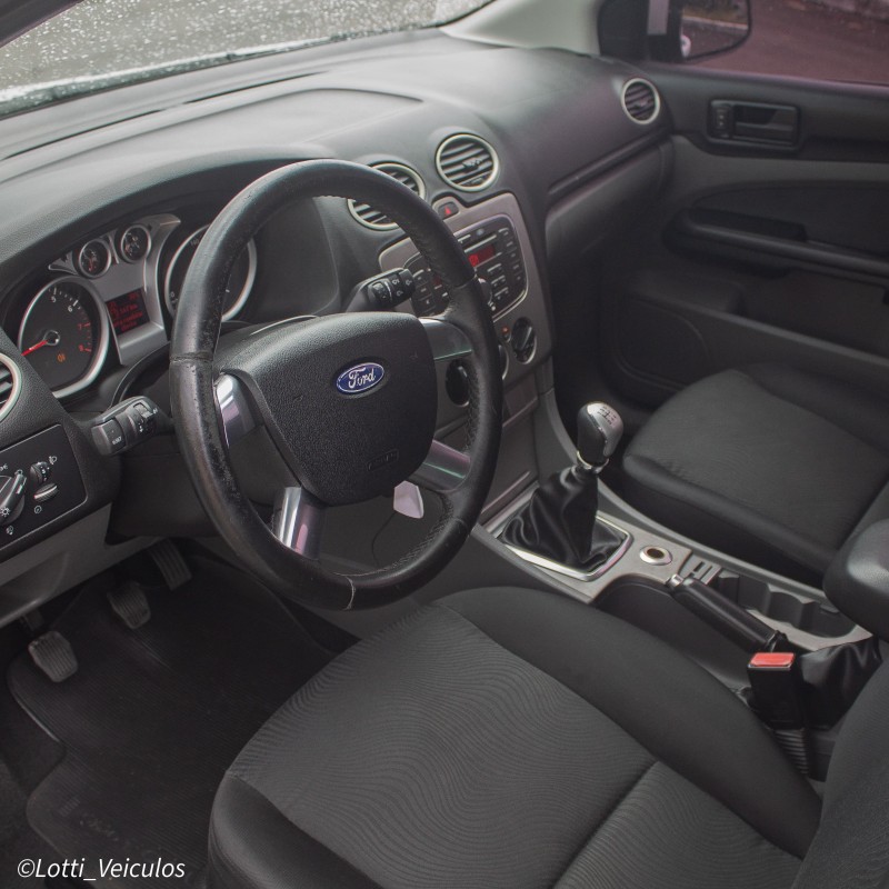 FOCUS 1.6 S 16V FLEX 4P MANUAL - 2012 - FARROUPILHA