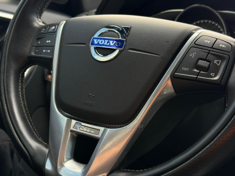 XC60 2.0 T5 R DESIGN TURBO GASOLINA 4P AUTOMÁTICO - 2017 - LAGOA VERMELHA