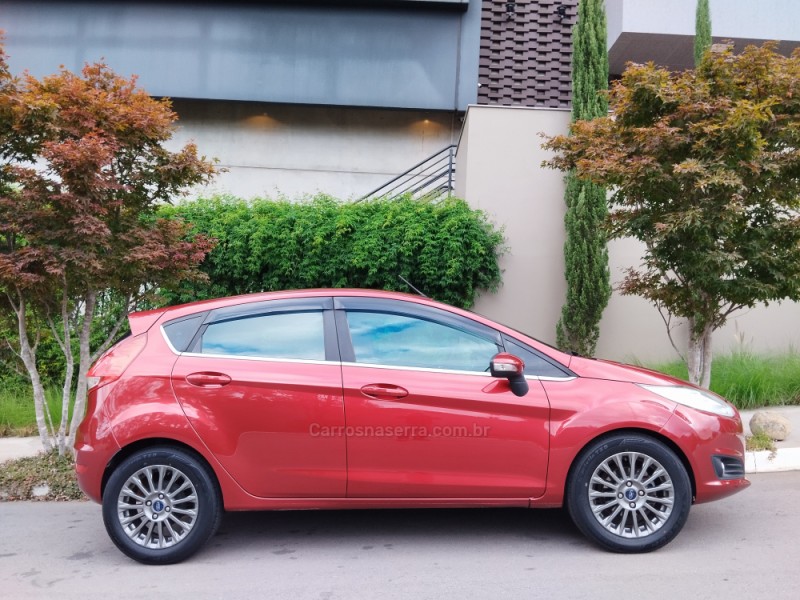 FIESTA 1.6 TITANIUM HATCH 16V FLEX 4P AUTOMÁTICO - 2015 - FARROUPILHA