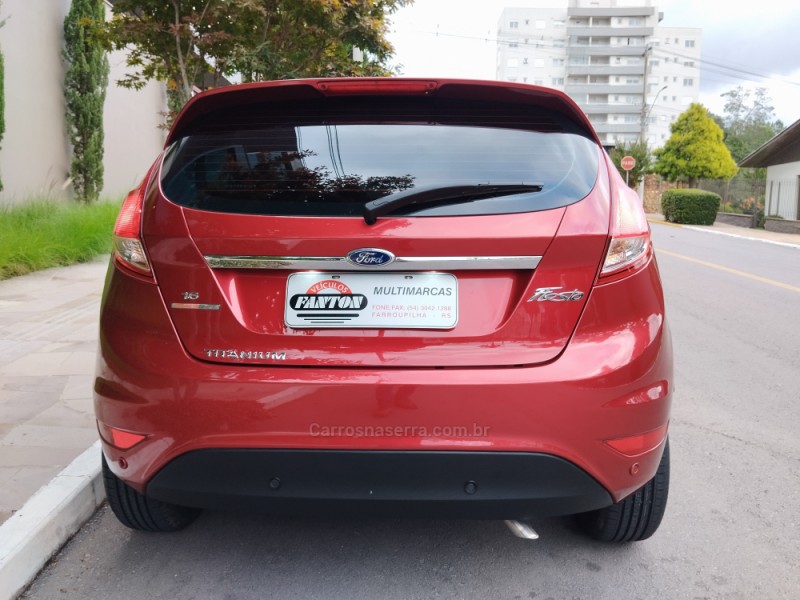 FIESTA 1.6 TITANIUM HATCH 16V FLEX 4P AUTOMÁTICO - 2015 - FARROUPILHA