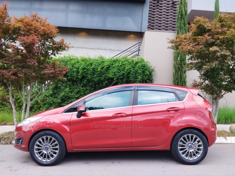 FIESTA 1.6 TITANIUM HATCH 16V FLEX 4P AUTOMÁTICO - 2015 - FARROUPILHA