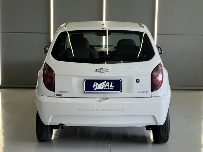 CELTA 1.0 MPFI LS 8V FLEX 4P MANUAL - 2012 - SAPIRANGA