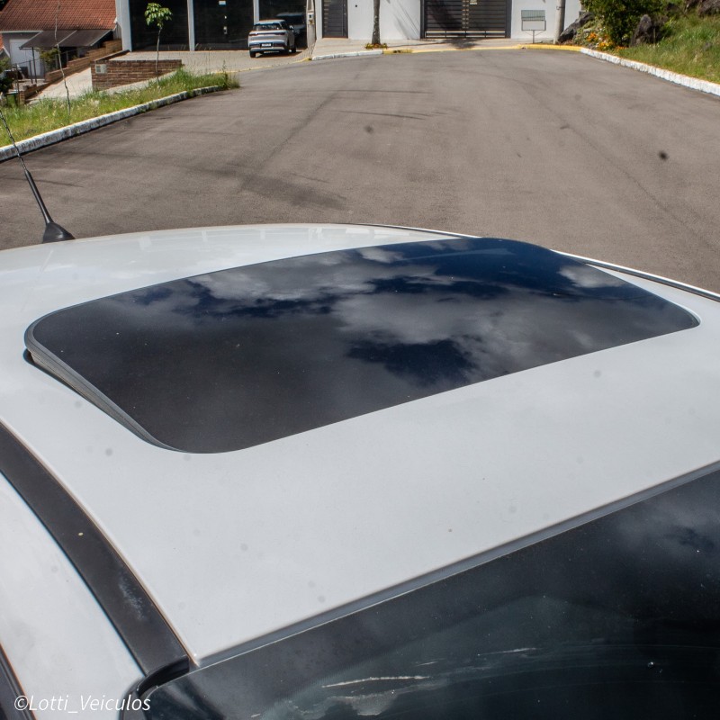 FOCUS 2.0 TITANIUM PLUS 16V FLEX 4P AUTOMÁTICO - 2016 - FARROUPILHA
