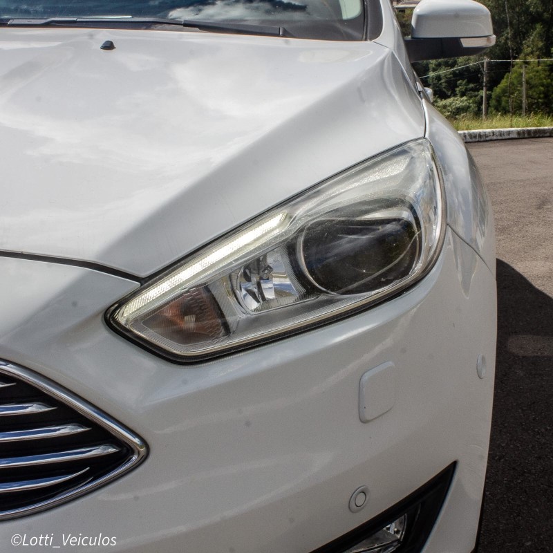 FOCUS 2.0 TITANIUM PLUS 16V FLEX 4P AUTOMÁTICO - 2016 - FARROUPILHA