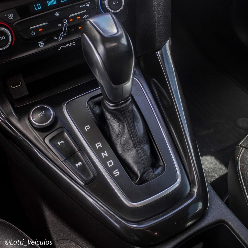 FOCUS 2.0 TITANIUM PLUS 16V FLEX 4P AUTOMÁTICO - 2016 - FARROUPILHA