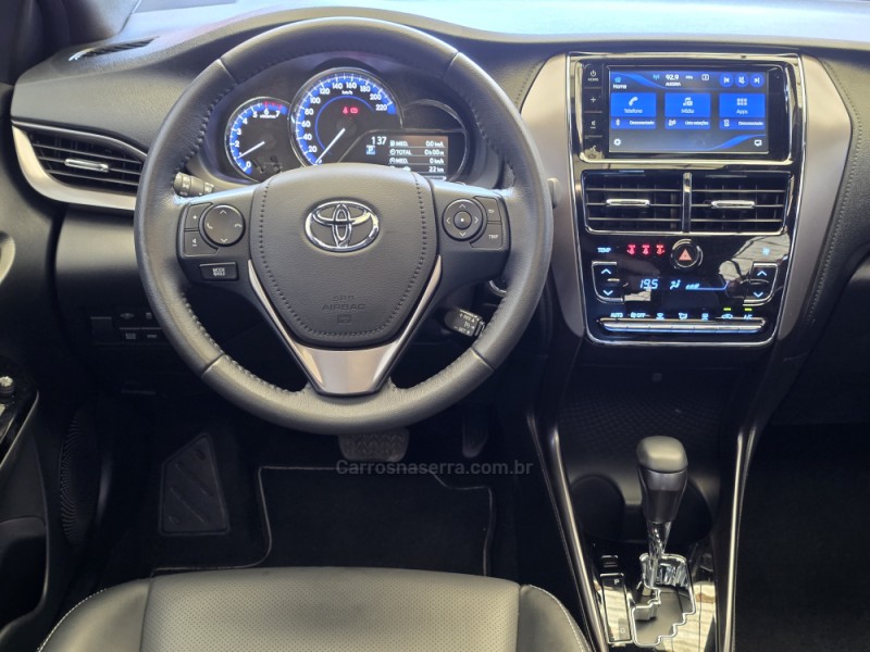 YARIS 1.5 XLS FLEX 4P AUTOMÁTICO - 2024 - SAPIRANGA