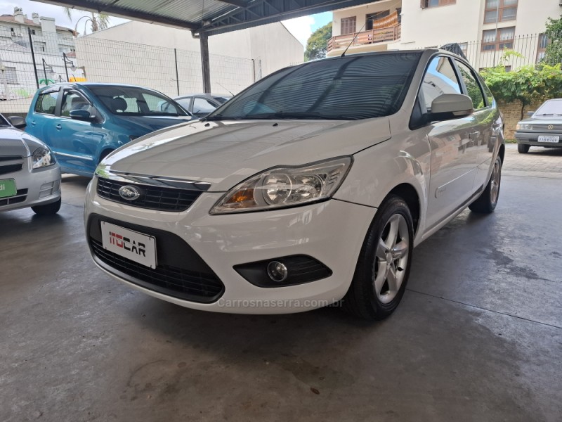 FOCUS 1.6 GLX 16V FLEX 4P MANUAL - 2013 - GARIBALDI