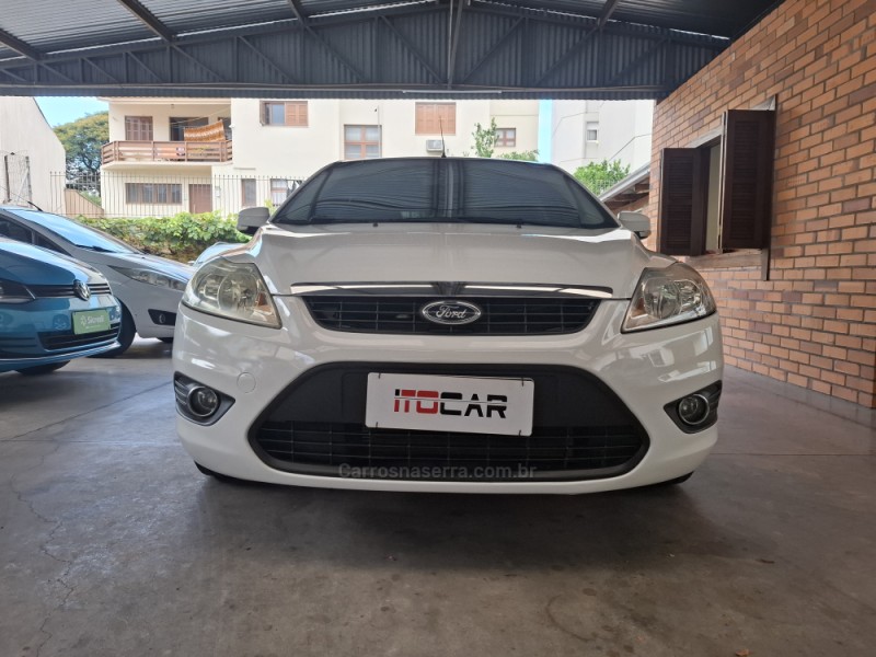 FOCUS 1.6 GLX 16V FLEX 4P MANUAL - 2013 - GARIBALDI