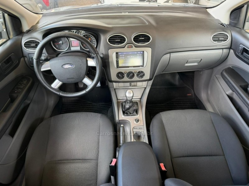 FOCUS 1.6 GLX 16V FLEX 4P MANUAL - 2012 - LAGOA VERMELHA