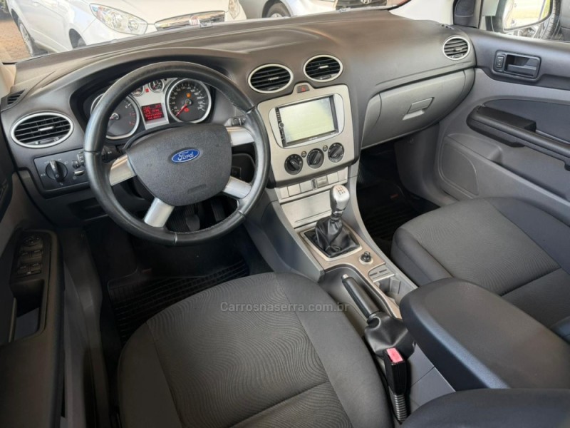 FOCUS 1.6 GLX 16V FLEX 4P MANUAL - 2012 - LAGOA VERMELHA