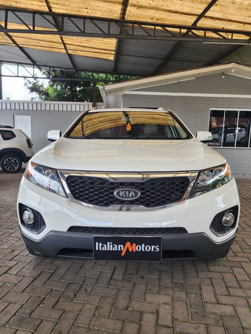 SORENTO 2.4 EX 4X2 16V GASOLINA 4P AUTOMÁTICO - 2013 - CAXIAS DO SUL