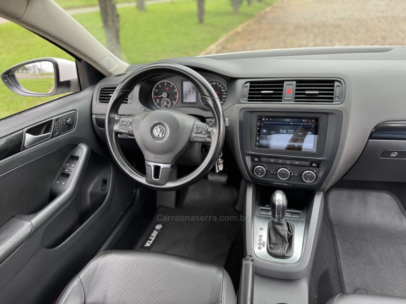 JETTA 2.0 COMFORTLINE FLEX 4P TIPTRONIC - 2014 - CASCA