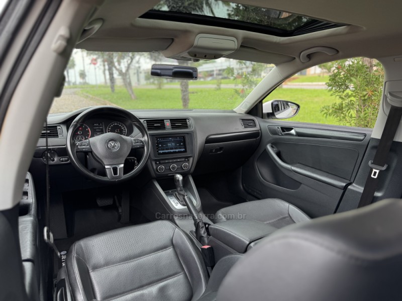 JETTA 2.0 COMFORTLINE FLEX 4P TIPTRONIC - 2014 - CASCA