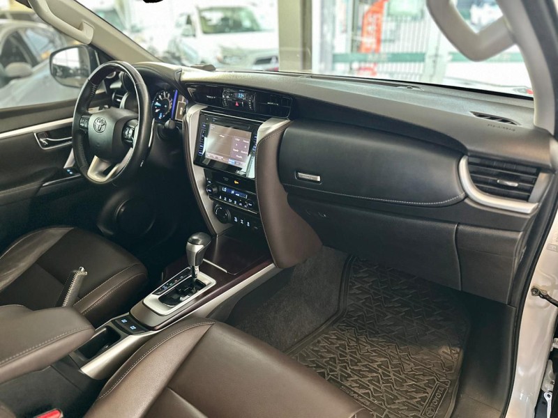 HILUX SW4 2.8 SRX 4X4 16V TURBO INTERCOOLER DIESEL 4P AUTOMÁTICO - 2017 - CAXIAS DO SUL