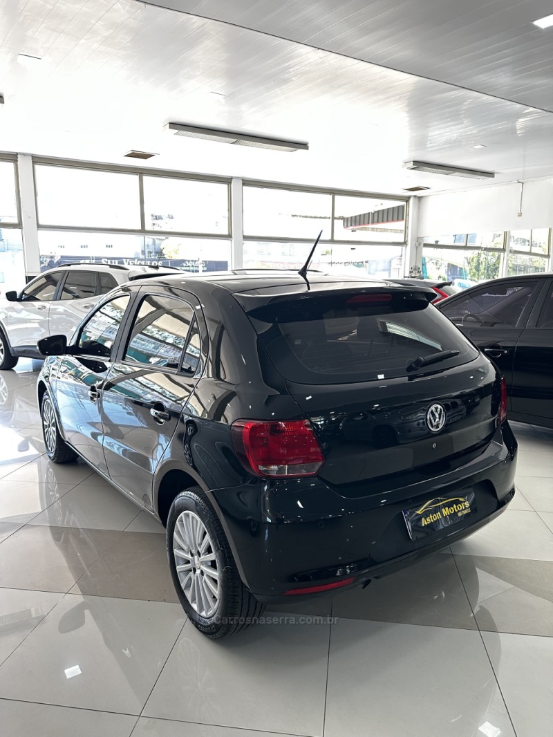GOL 1.0 MI ROCK IN RIO 8V FLEX 4P MANUAL - 2016 - PORTãO