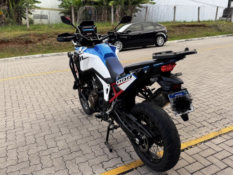 CRF 1000L AFRICA TWIN  - 2024 - FELIZ