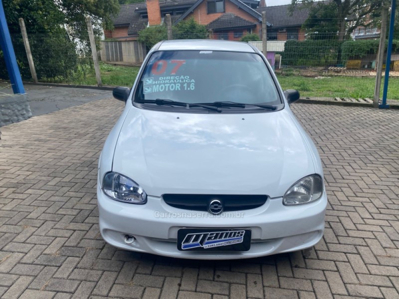 CLASSIC 1.6 MPFI SPIRIT 8V GASOLINA 4P MANUAL - 2007 - CANELA