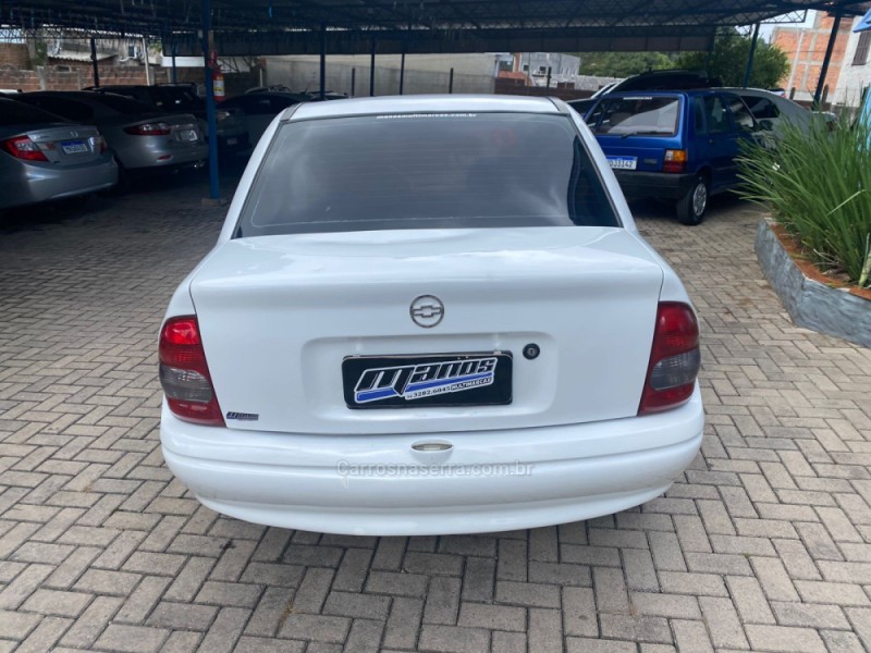 CLASSIC 1.6 MPFI SPIRIT 8V GASOLINA 4P MANUAL - 2007 - CANELA