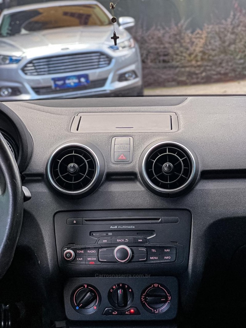 A1 1.4 TFSI ATTRACTION 16V 122CV GASOLINA 4P AUTOMÁTICO - 2013 - CANELA