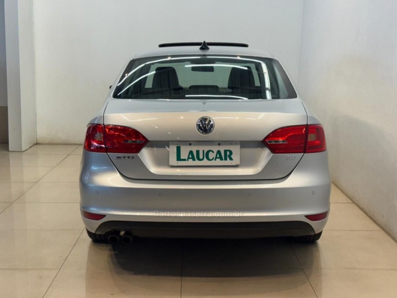 JETTA 2.0 COMFORTLINE FLEX 4P TIPTRONIC - 2013 - CASCA