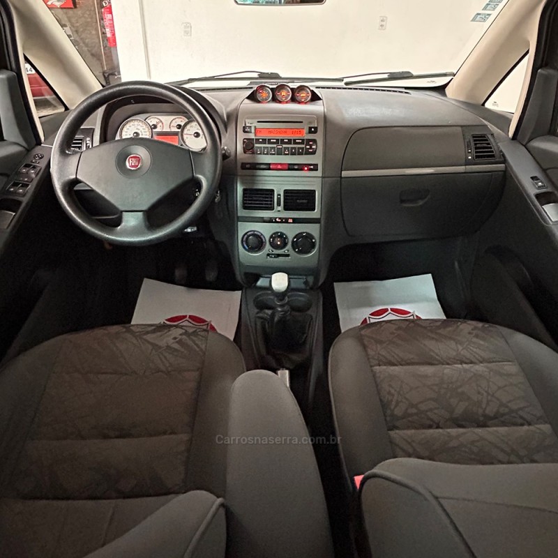 IDEA 1.8 MPI ADVENTURE 8V FLEX 4P MANUAL - 2009 - VACARIA