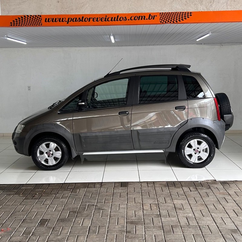 IDEA 1.8 MPI ADVENTURE 8V FLEX 4P MANUAL - 2009 - VACARIA