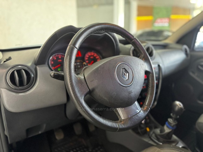 DUSTER 2.0 DYNAMIQUE 4X2 16V FLEX 4P MANUAL - 2014 - CAXIAS DO SUL