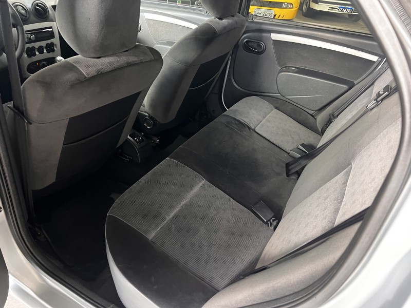 LOGAN 1.6 PRIVILÈGE 8V FLEX 4P MANUAL - 2008 - CAXIAS DO SUL