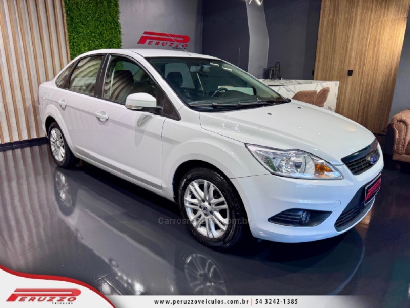 FOCUS 1.6 GLX SEDAN 16V FLEX 4P MANUAL - 2011 - NOVA PRATA