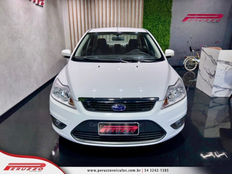 FOCUS 1.6 GLX SEDAN 16V FLEX 4P MANUAL - 2011 - NOVA PRATA