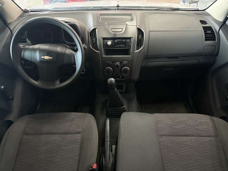 S10 2.4 LS 4X2 CD 8V FLEX 4P MANUAL - 2013 - FARROUPILHA