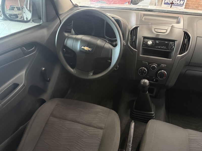 S10 2.4 LS 4X2 CD 8V FLEX 4P MANUAL - 2013 - FARROUPILHA