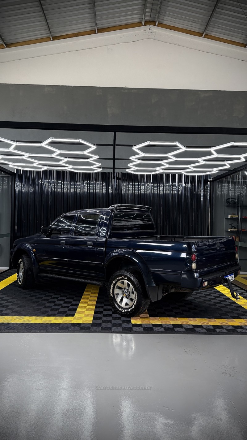 L200 2.5 SPORT HPE 4X4 CD 8V TURBO INTERCOOLER DIESEL 4P AUTOMÁTICO - 2005 - LAJEADO