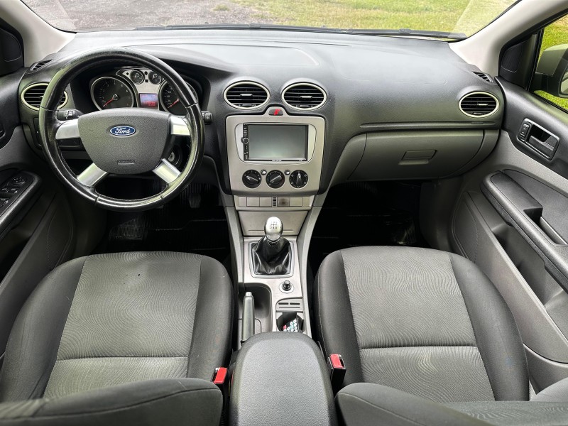 FOCUS 1.6 GLX 8V FLEX 4P MANUAL - 2012 - FARROUPILHA