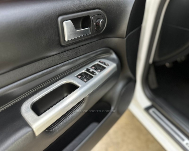 GOLF 1.6 MI SPORTLINE LIMITED EDITION 8V FLEX 4P MANUAL - 2014 - VACARIA