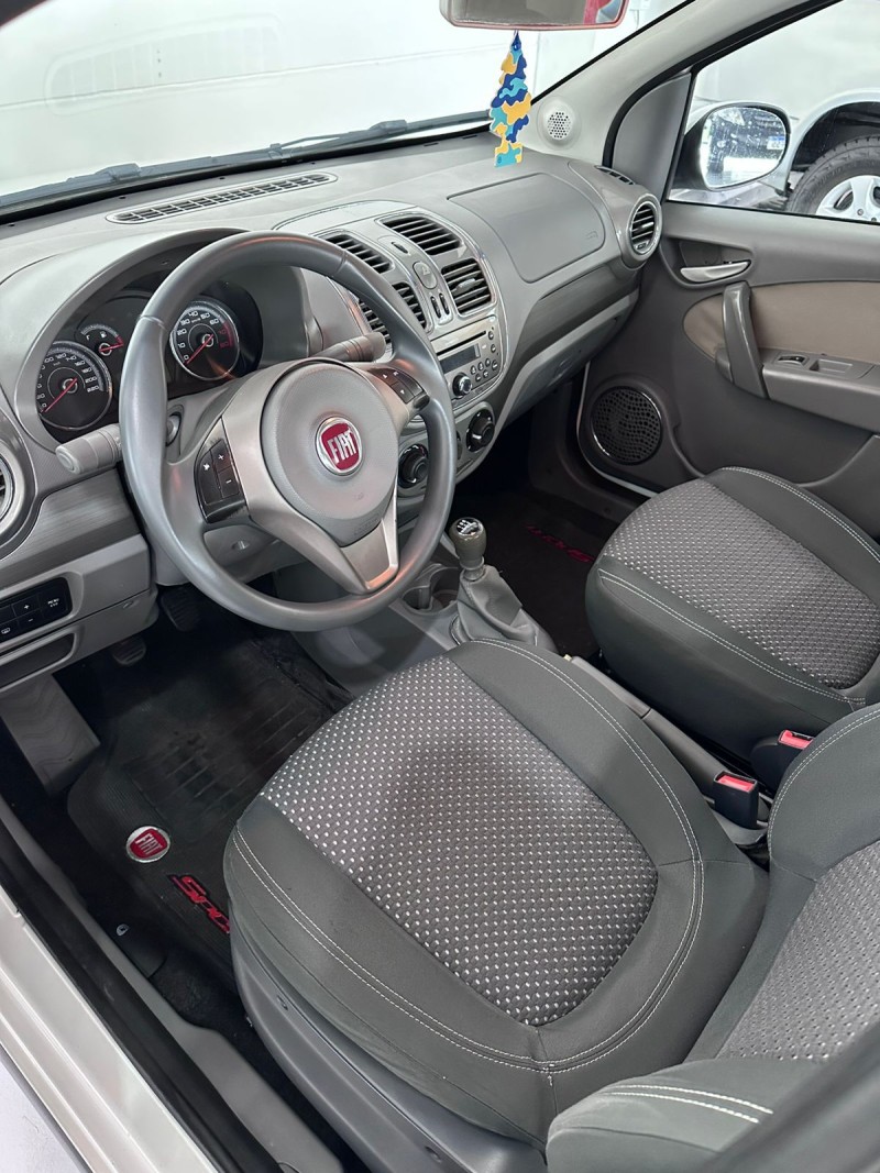 SIENA 1.6 MPI ESSENCE 16V FLEX 4P MANUAL - 2013 - FARROUPILHA