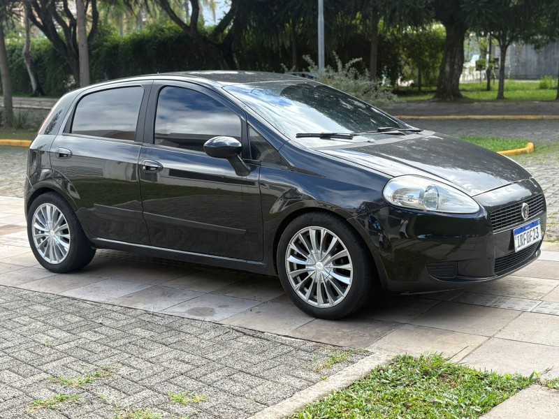 PUNTO 1.4 ATTRACTIVE 8V FLEX 4P MANUAL - 2011 - FARROUPILHA